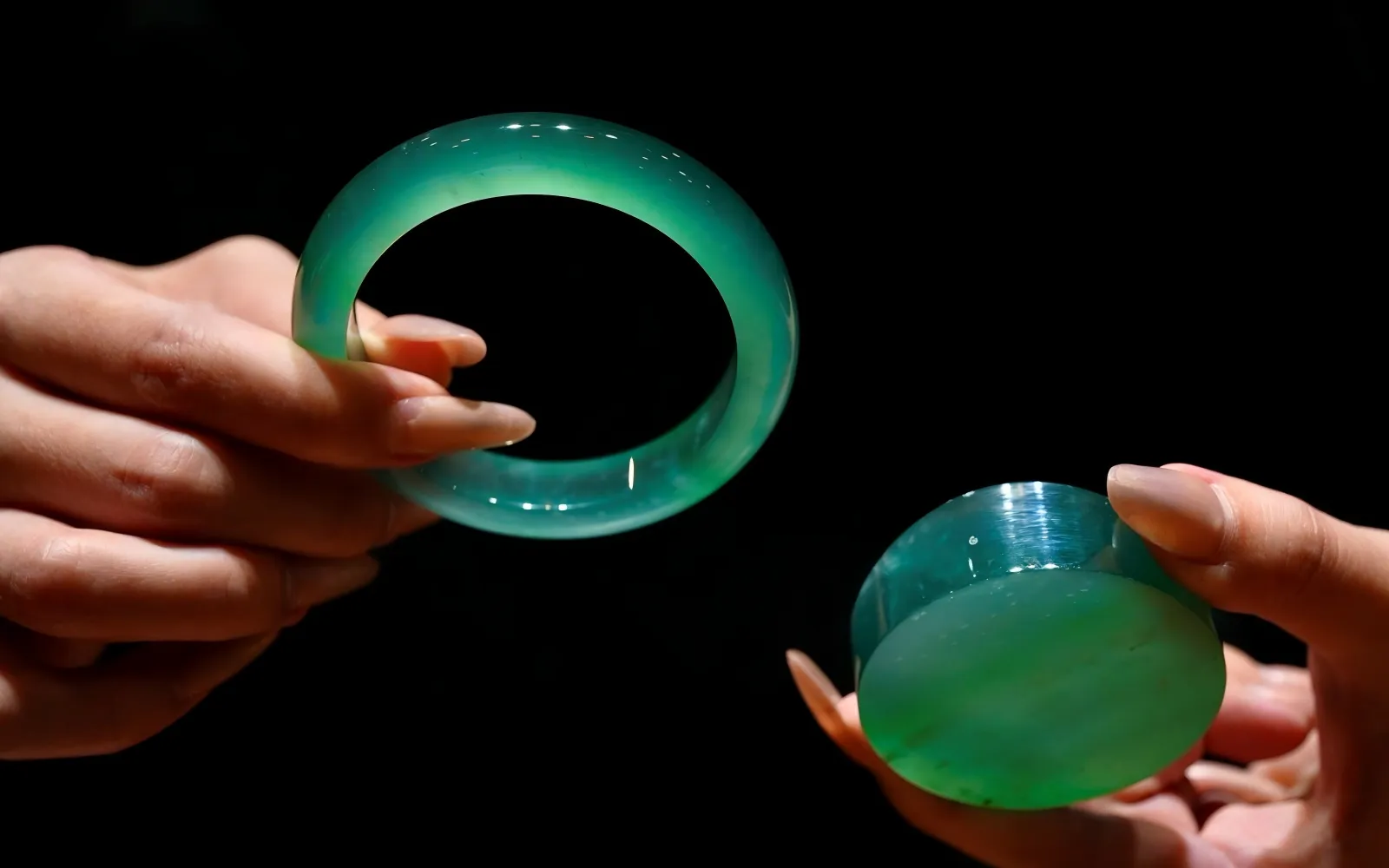 翡翠水头透光示意 Jadeite translucency (water)